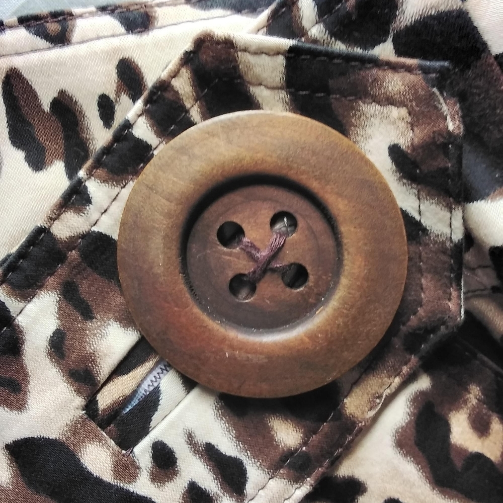 Cache Leopard Print Bermuda Shorts 10 - image 5